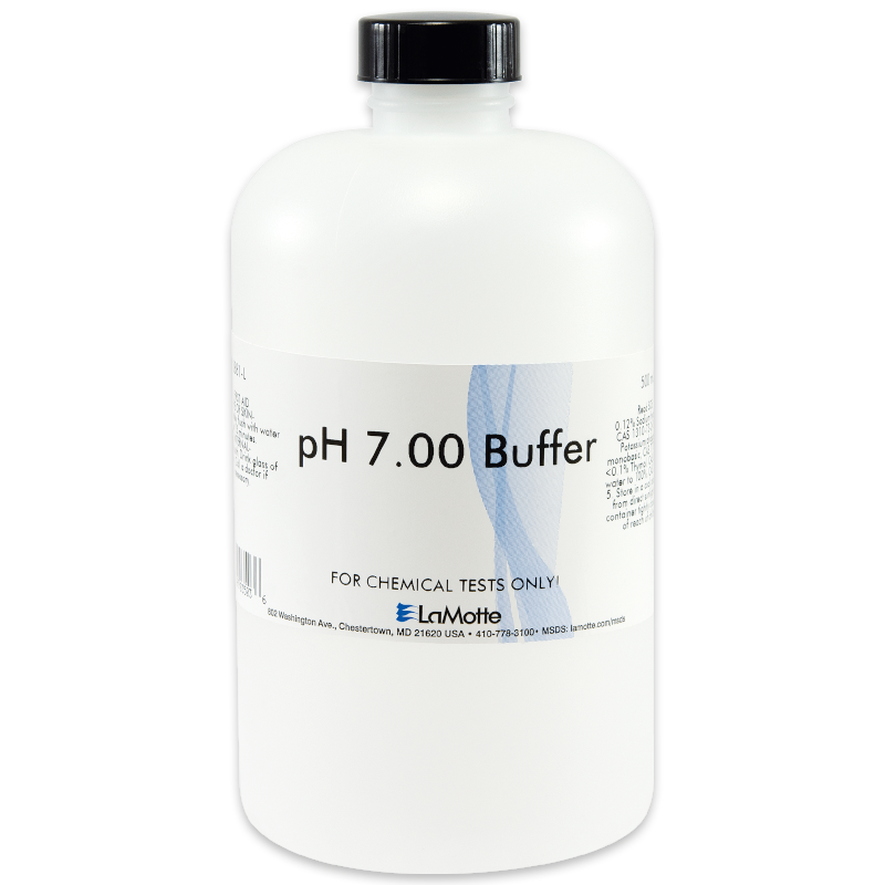 Una gran botella blanca de plástico etiquetada con pH 7,00 Buffer y el logo de LaMotte contiene una solución tampón de pH estandarizada. La botella está pensada solo para pruebas químicas y cuenta con un tapón de rosca negro.