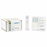 Se muestra un kit de prueba de turbidez en caja - 5887 de LaMotte con un tubo de ensayo transparente sobre un soporte blanco y una hoja de instrucciones ordenadamente colocada junto a la caja sobre un fondo blanco.